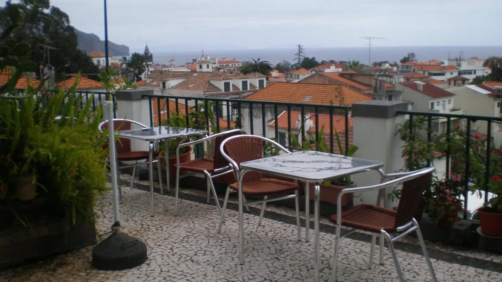 Pensao Residencial Vila Teresinha Фуншал Португалия