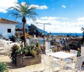 Гостевой дом Pensao Residencial Vila Teresinha Фуншал