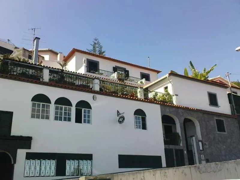 Pensao Residencial Vila Teresinha Фуншал Гостевой дом