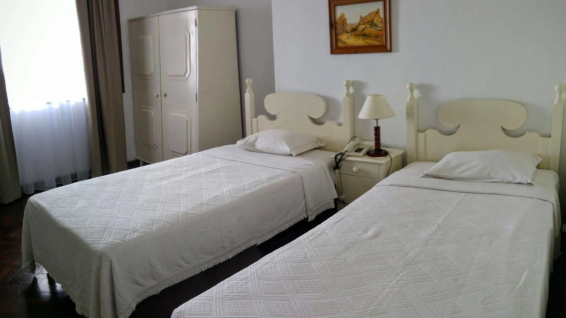 Pensao Residencial Vila Teresinha Фуншал Гостевой дом